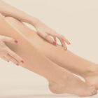 Jambes parfaitement épilées à la cire Institut de beauté Turquoise