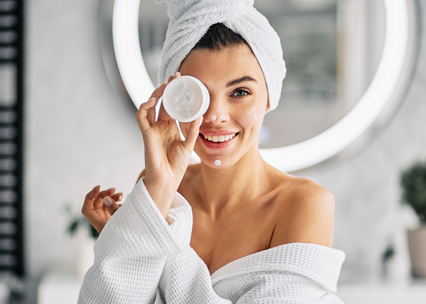 soin du visage et peeling réalisés dans votre institut de beauté turquoise Aix en Provence